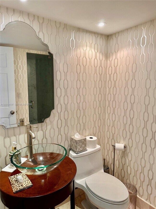 Building Photo - 6423 Collins Ave