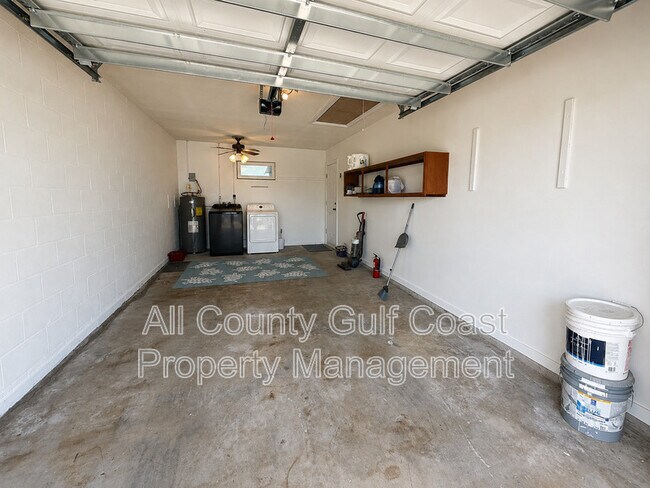 Building Photo - 2804 19th Ave W