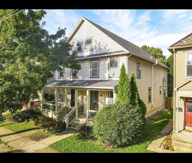 Building Photo - 1107 Highland St