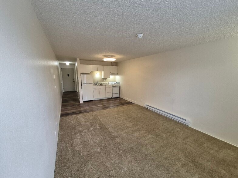 Building Photo - 2405 NW Irving St