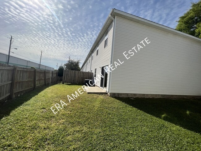 Building Photo - 1028 Anniston Ct