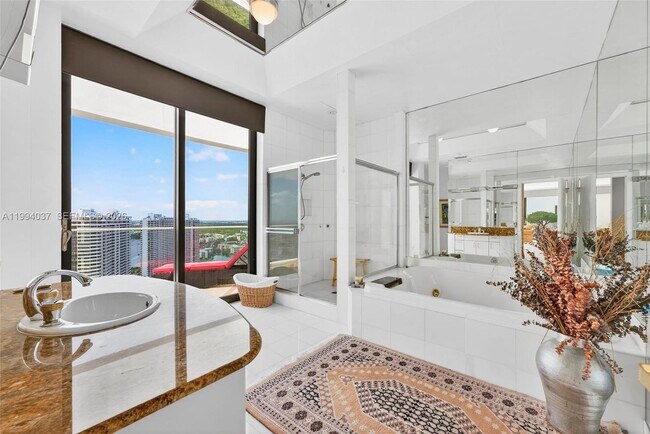 Building Photo - 2800 Island Blvd