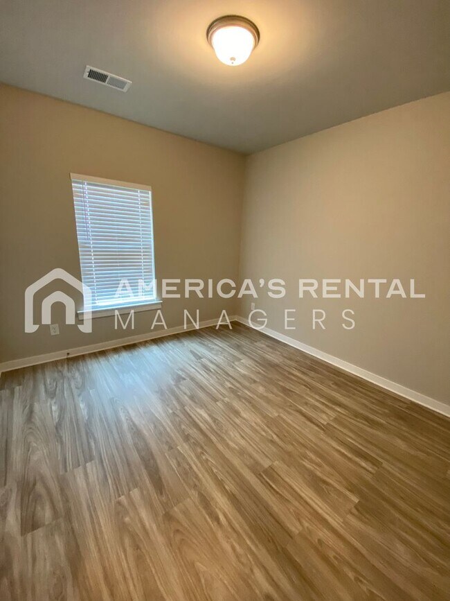 Building Photo - DEPOSIT PENDING! Home for Rent in Jasper, AL... Available to View!!!