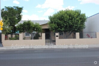 Building Photo - 827 S 6th Ave