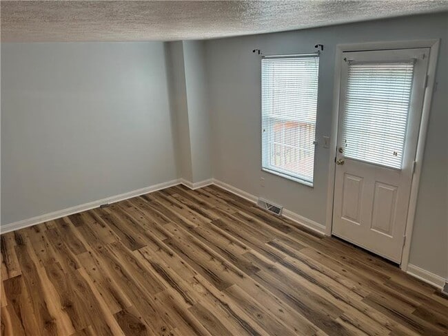 Building Photo - 5046 Harvest Ln