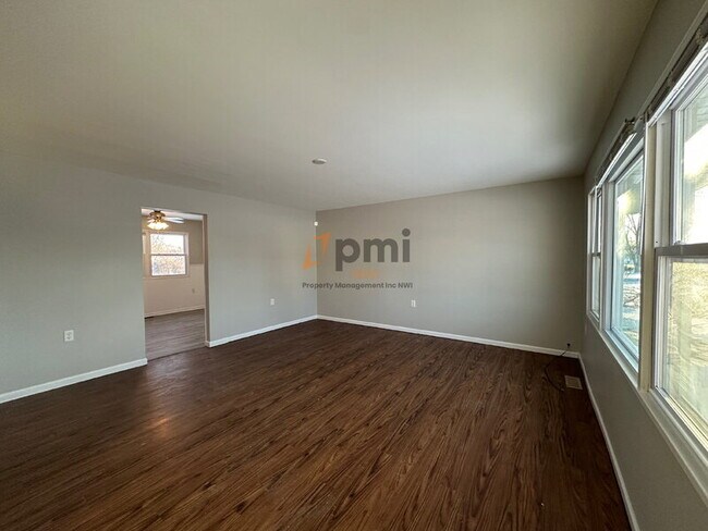 Building Photo - 333 Midway Dr