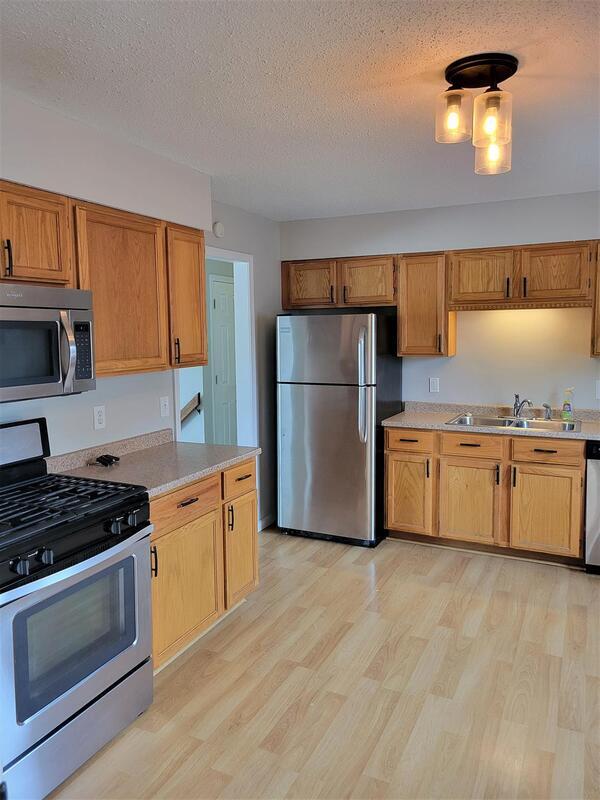 Building Photo - 3932 Silver Ridge Dr