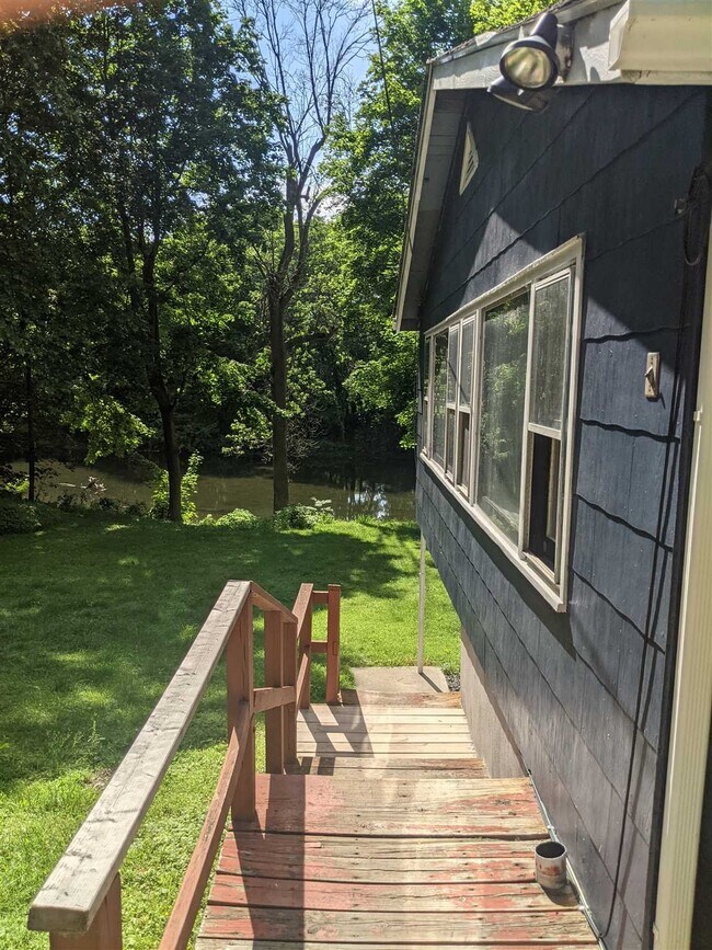 Building Photo - 1943 New Hackensack Rd