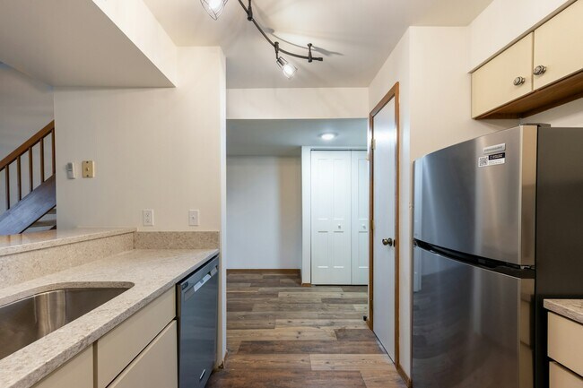 Building Photo - 1039 South Sunny Vale Lane, Unit C
