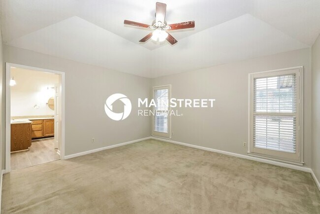 Building Photo - 3 Bedroom Pet-Friendly Home in MEMPHIS, TN with Main Street Renewal
