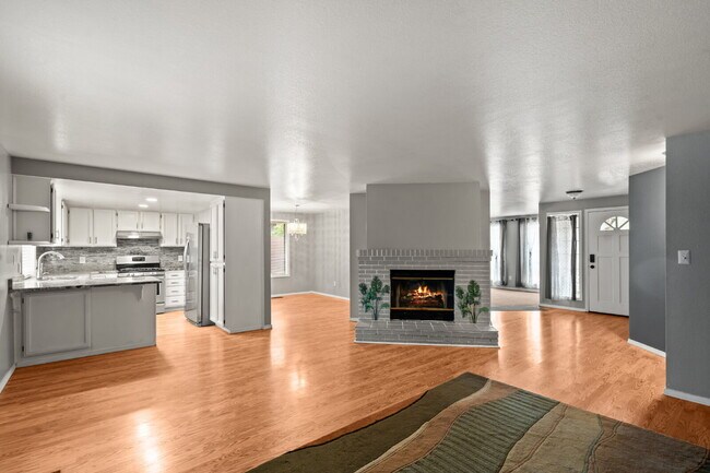 Building Photo - 2360 Temple Dr