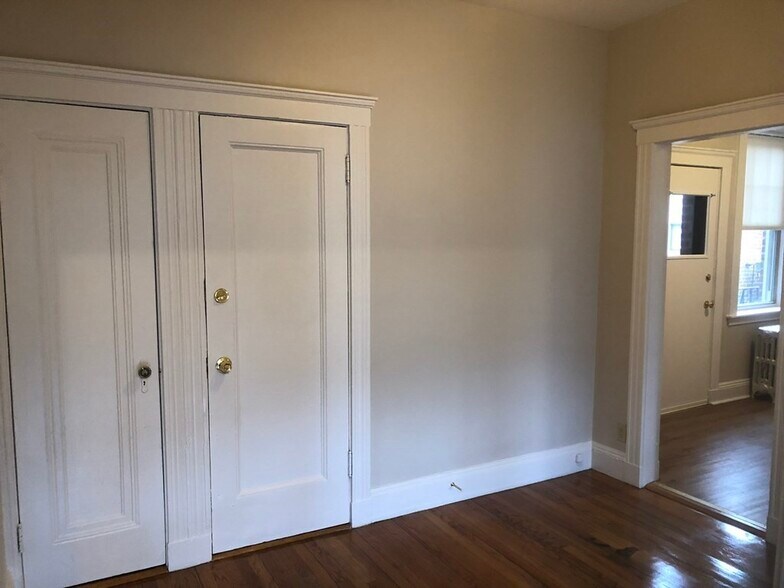 Building Photo - 10 Perkins Sq