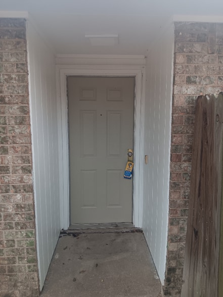 Building Photo - 2746 Meadow Gate Ln