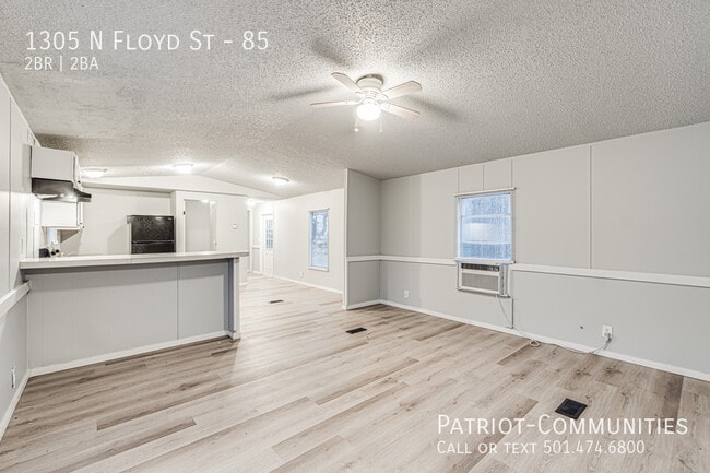 Building Photo - 1305 N Floyd St