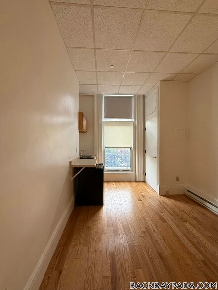 Building Photo - 405 Beacon St