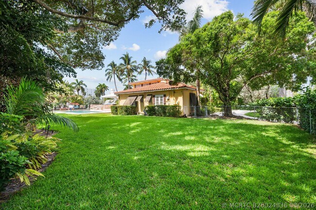 Building Photo - 2400 Delmar Pl