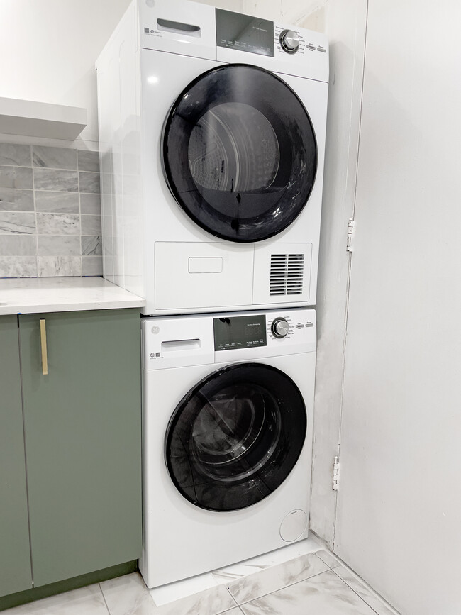 Building Photo - 3430 Galt Ocean Dr