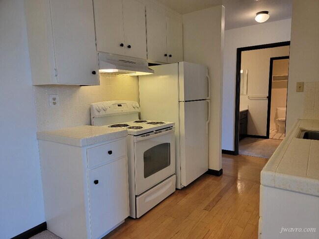 Building Photo - 160 Gardenside Dr