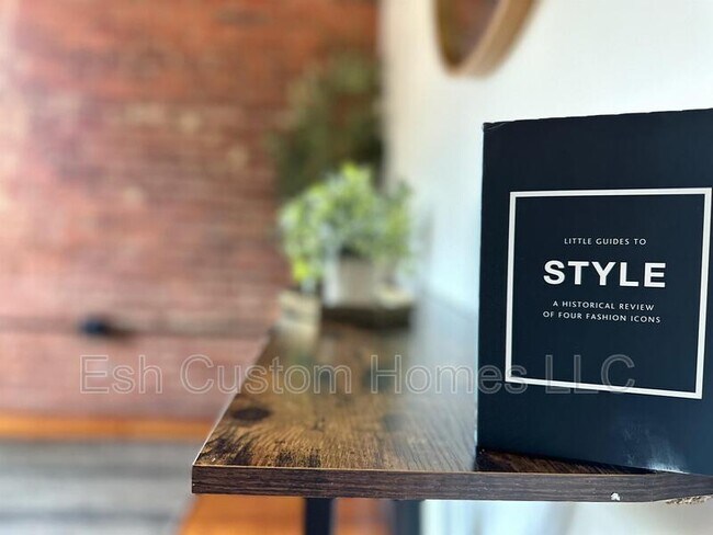 Building Photo - 437 W Grant St