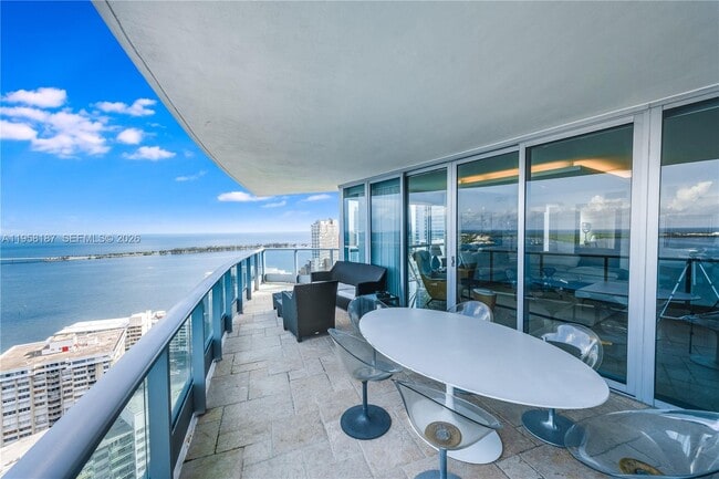 Building Photo - 1331 Brickell Bay Dr