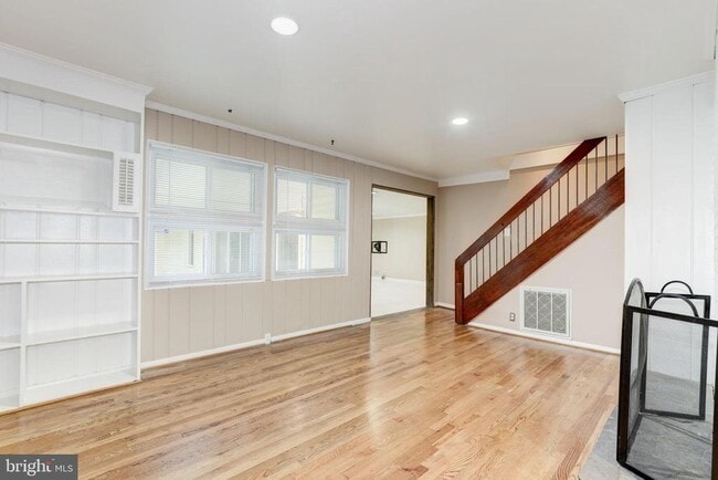 Building Photo - 307 Nimitz Ave