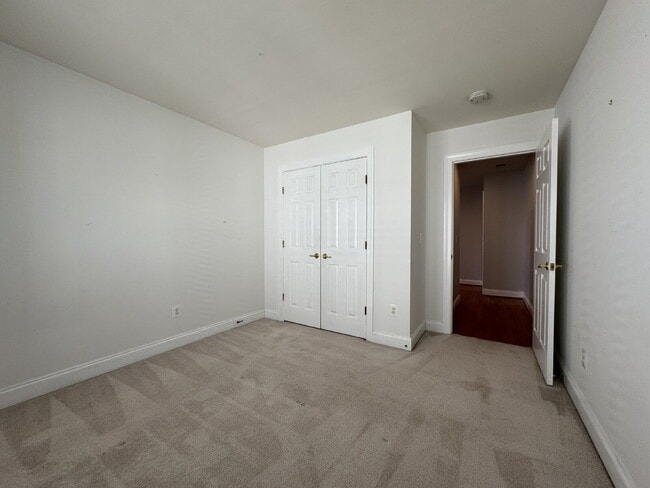 Building Photo - Spacious Elegance in Gated Piedmont!