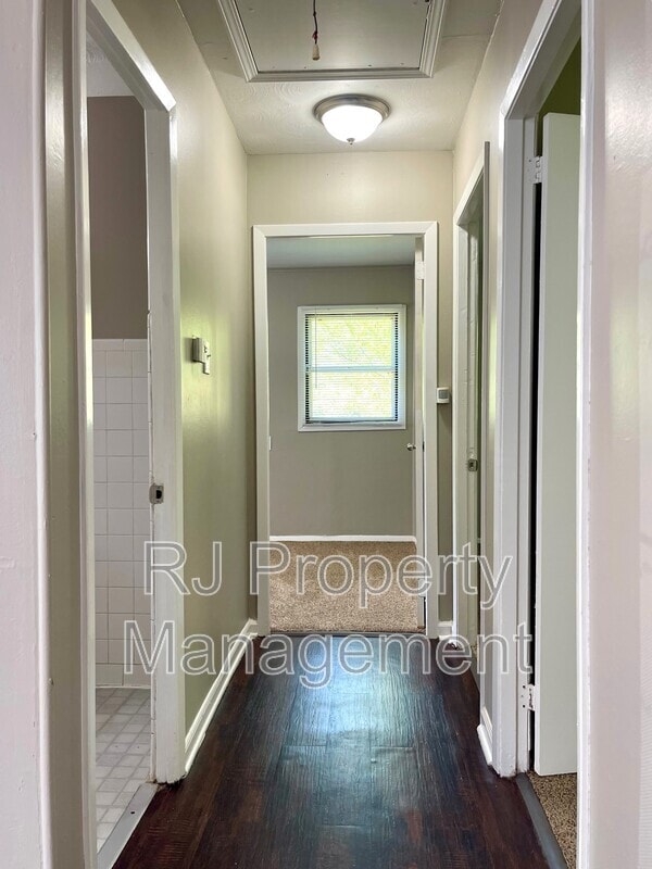 Building Photo - 864 Carrolton Rd