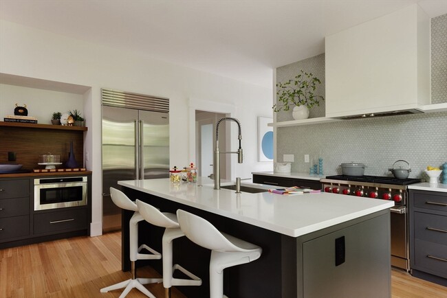 Building Photo - 21 Walnut St