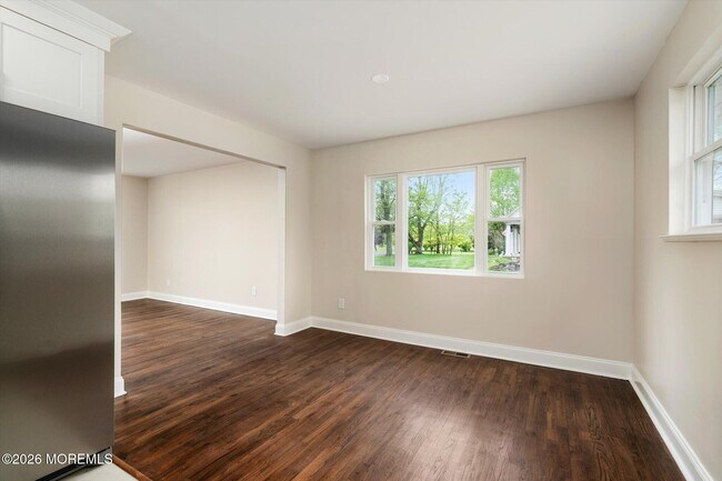 Building Photo - 8 Gordon St