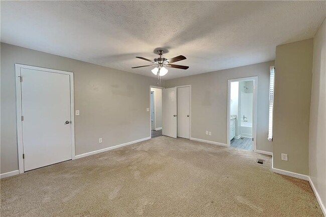 Building Photo - 6606 Catawba Dr