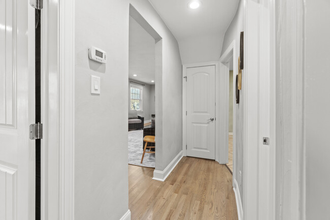 Building Photo - 405 Farrell St