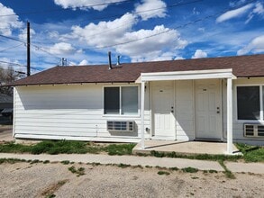 Building Photo - Centrally Located One Bedroom Duplex