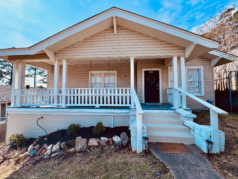 Building Photo - 205 Reid St