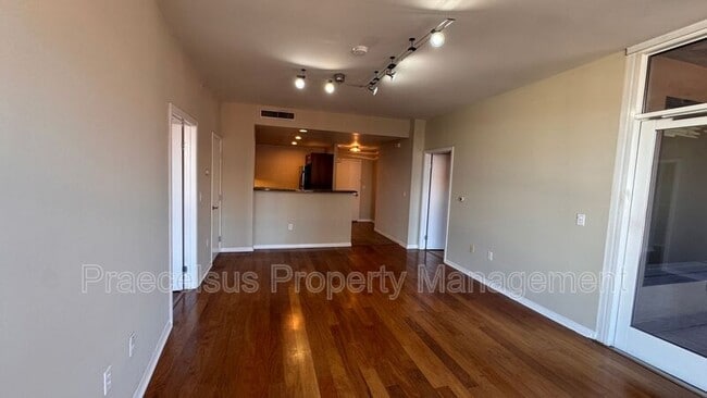 Building Photo - 530 K St