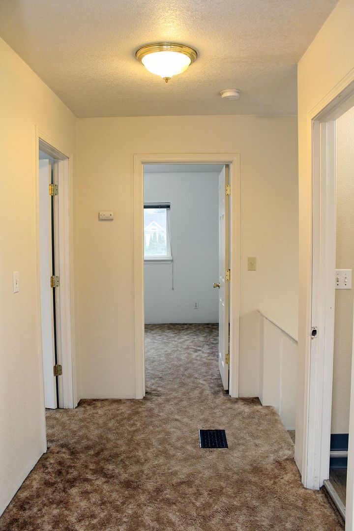 Building Photo - 7937-7937 N Fessenden St