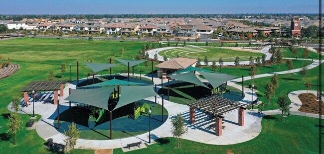 Building Photo - Stunning 4 Bed/3 Bath Belcourt Seven Oaks Home w/ $0 Deposit Option & More