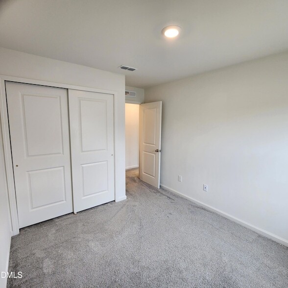 Building Photo - 3000 Spline Cir