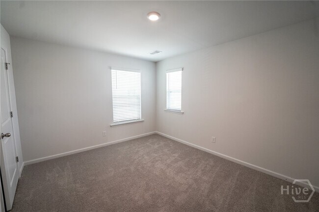 Building Photo - 156 Kraft Kove