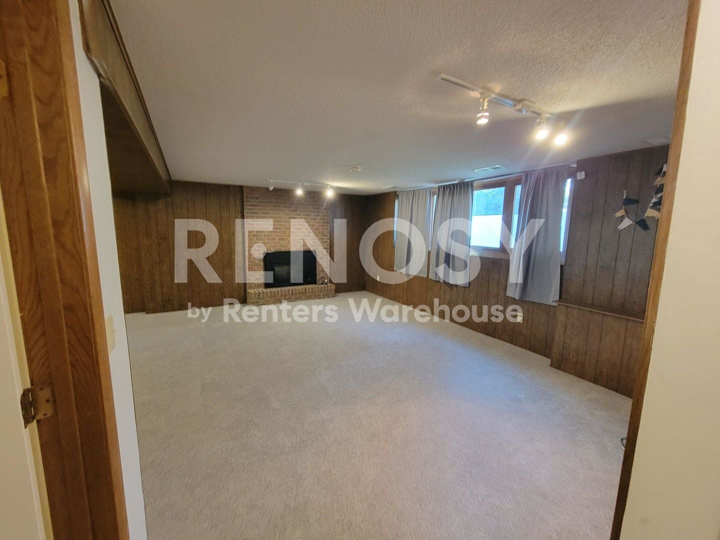 Building Photo - 5408 Creekview Ln-