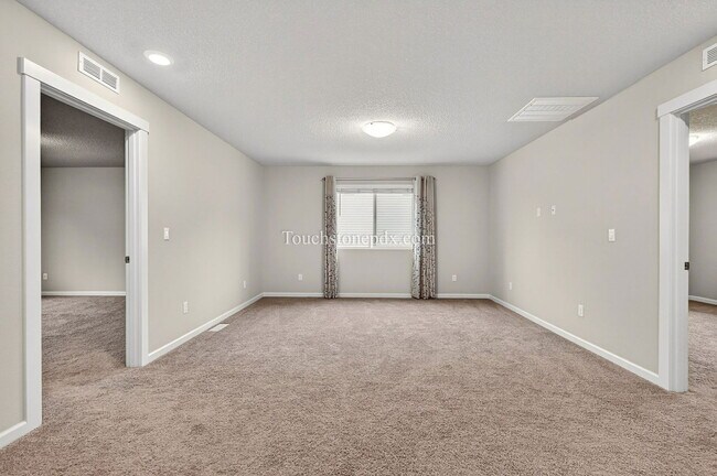 Building Photo - 11333 SE Courteous Ct