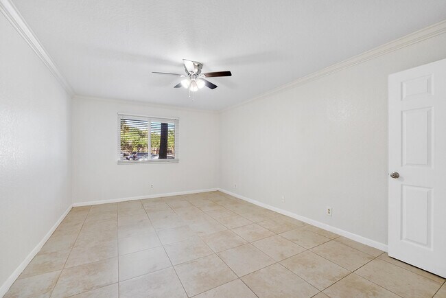 Building Photo - 9777 Westview Dr