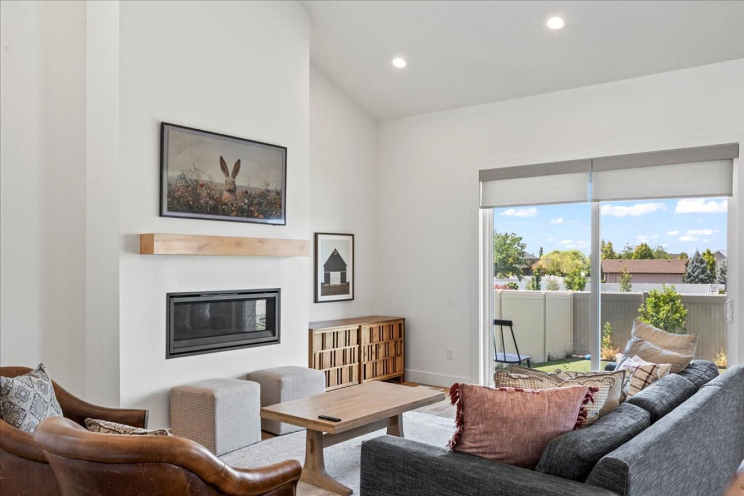 Building Photo - 690 S Edge Ln