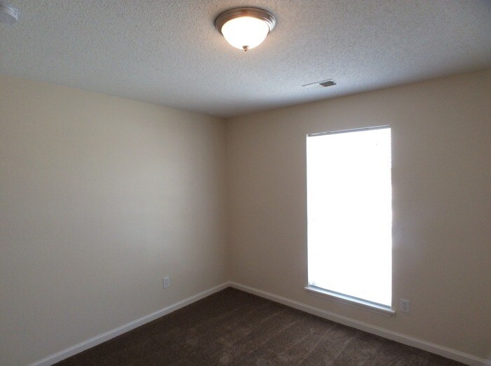 Building Photo - 4033 Rhinehart Ct