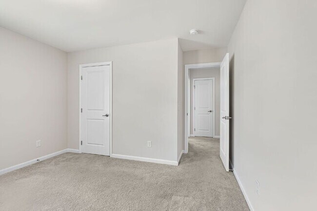 Building Photo - Charming 4-Bedroom Retreat with Cozy Fireplace in Fountain Inn