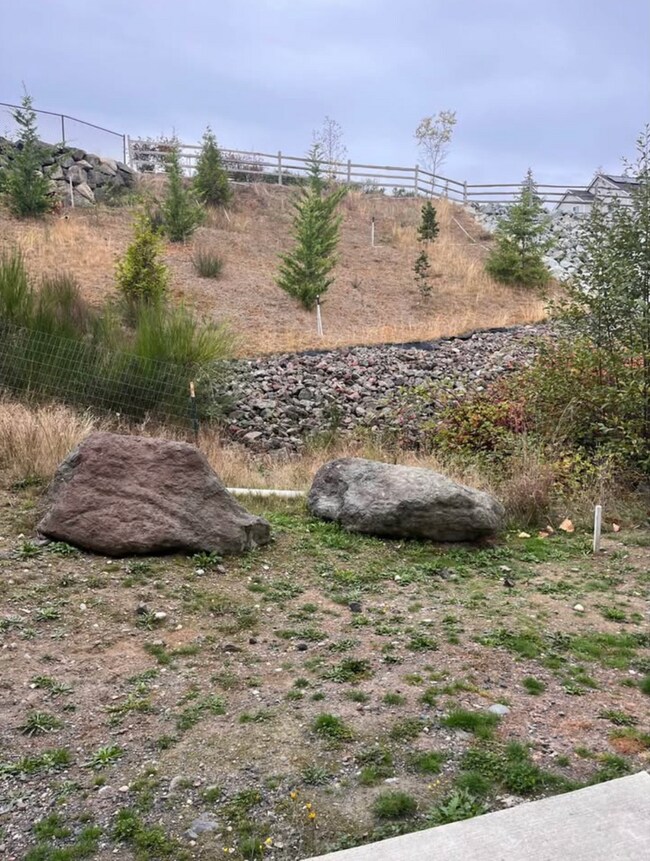 Building Photo - Fully Furnished Short-Term Rental | All Utilities Included |