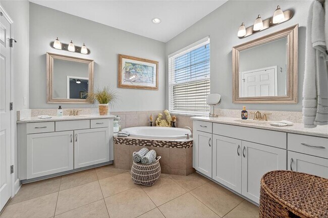 Building Photo - 5227 ADMIRAL POINTE Dr