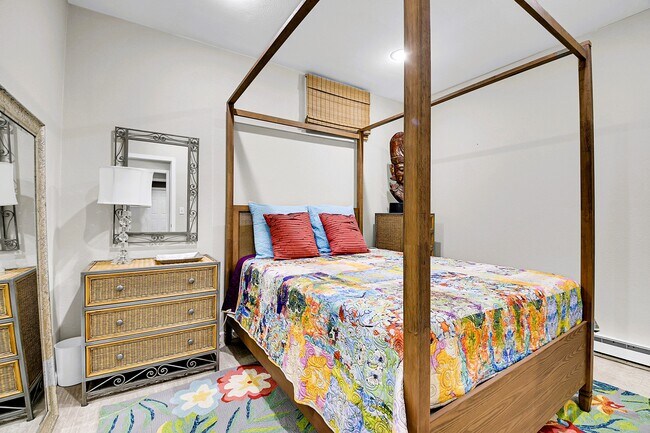 Building Photo - 30573 Sun Creek Dr