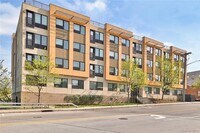 Building Photo - 68 Lake St