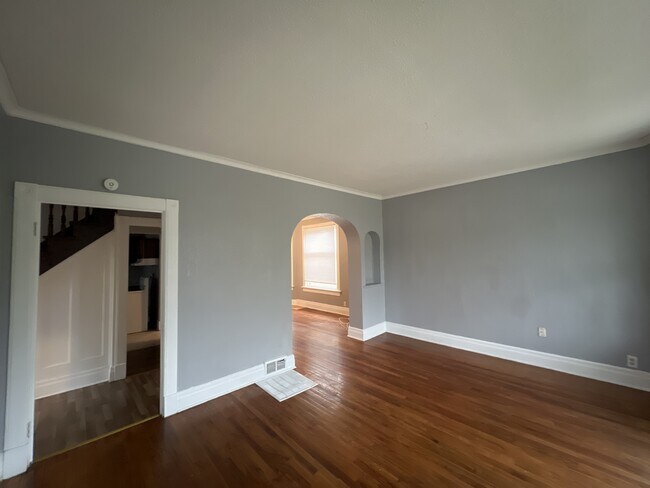 Building Photo - 710 12th St