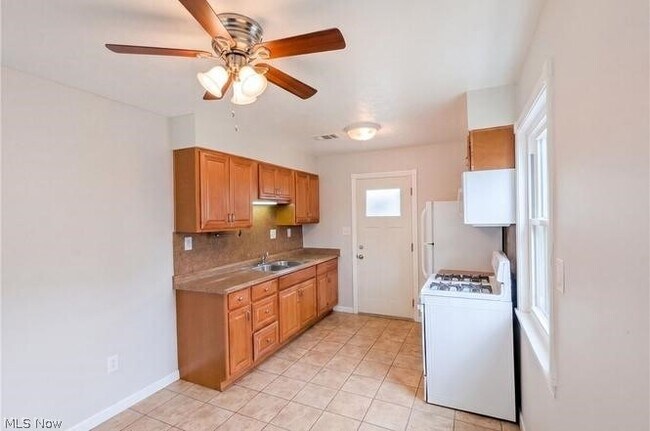 Building Photo - 12721 Emery Ave